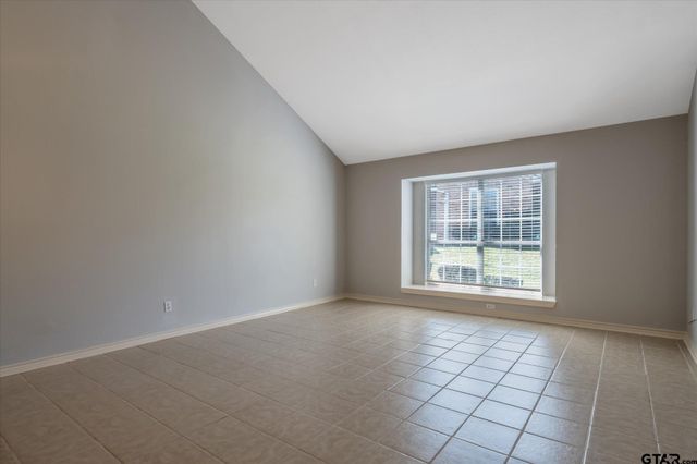 415 Thigpen Dr #801, Tyler, TX 75703