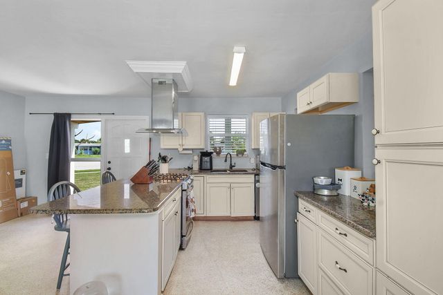 201 NE Prima Vista Boulevard, Port St. Lucie, Port St Lucie, FL 34983