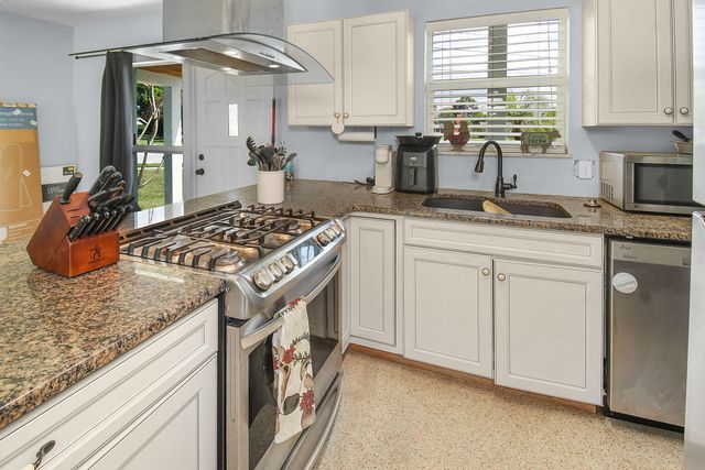 201 NE Prima Vista Boulevard, Port St. Lucie, Port St Lucie, FL 34983