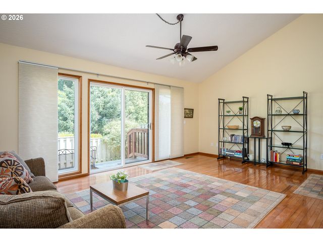 6296 PREAKNESS Dr, West Linn, OR 97068
