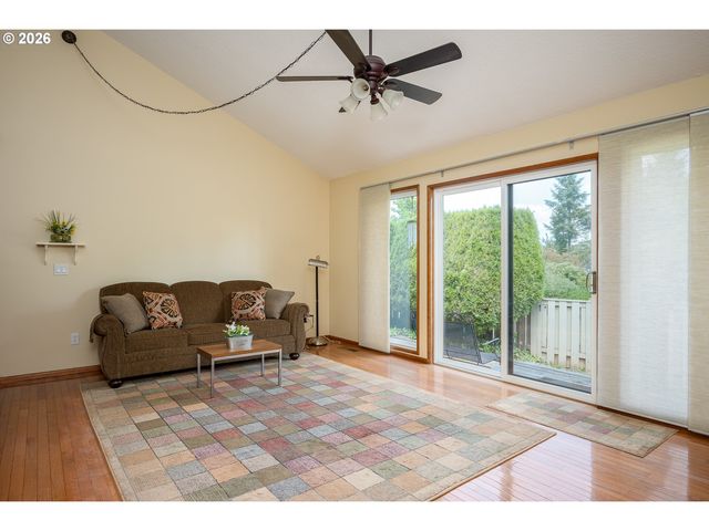 6296 PREAKNESS Dr, West Linn, OR 97068