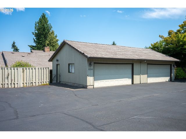 6296 PREAKNESS Dr, West Linn, OR 97068