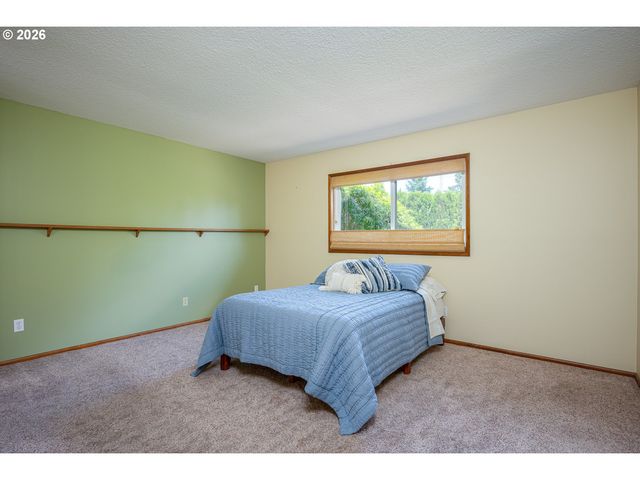 6296 PREAKNESS Dr, West Linn, OR 97068