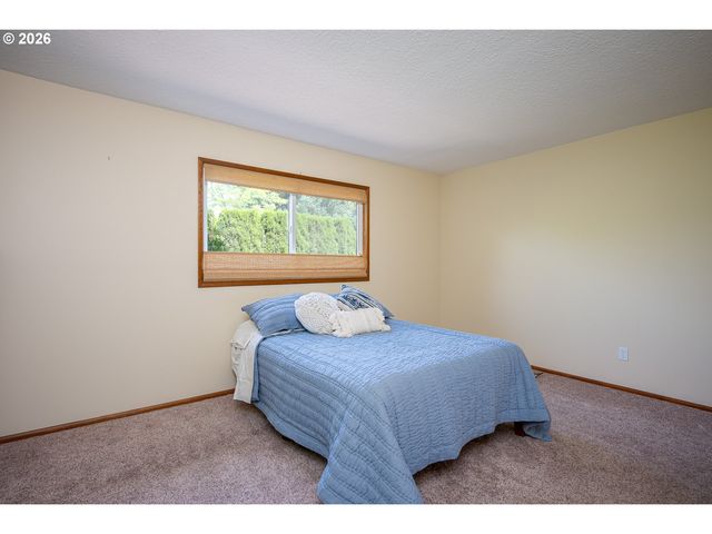 6296 PREAKNESS Dr, West Linn, OR 97068