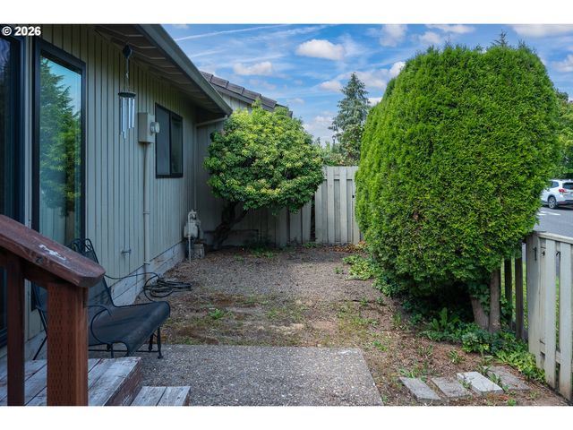 6296 PREAKNESS Dr, West Linn, OR 97068