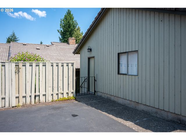 6296 PREAKNESS Dr, West Linn, OR 97068