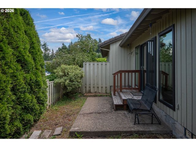 6296 PREAKNESS Dr, West Linn, OR 97068