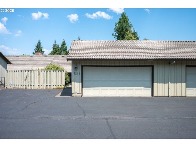 6296 PREAKNESS Dr, West Linn, OR 97068