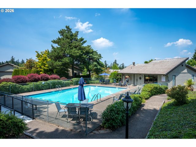6296 PREAKNESS Dr, West Linn, OR 97068