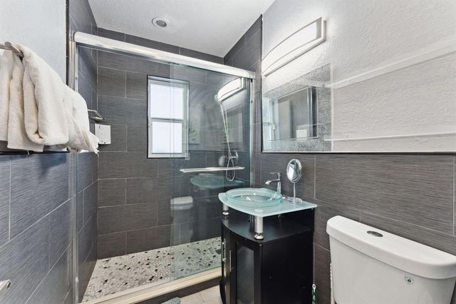 1631 N Andrews Square, Fort Lauderdale, FL 33311