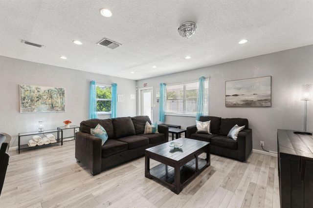 1631 N Andrews Square, Fort Lauderdale, FL 33311