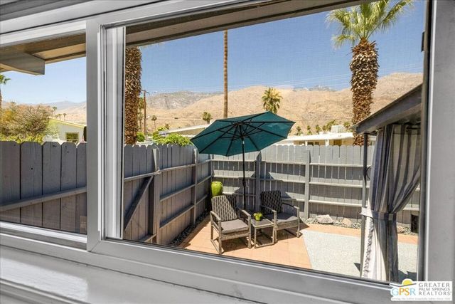 107 Caravan Street, Palm Springs, CA 92264