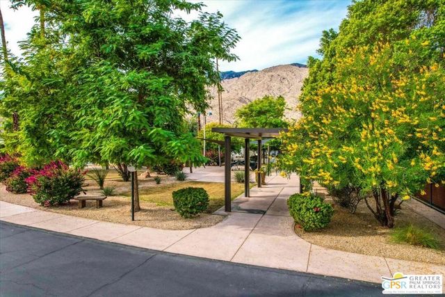 107 Caravan Street, Palm Springs, CA 92264