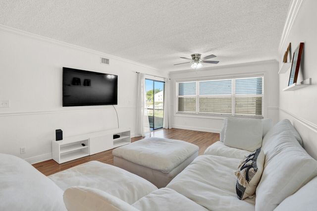 4715 Lucerne Lakes Boulevard E 103, Lake Worth, FL 33467