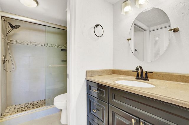 4715 Lucerne Lakes Boulevard E 103, Lake Worth, FL 33467