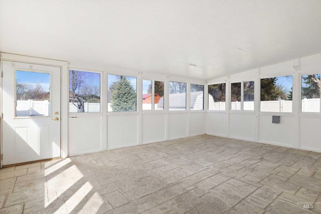 442 Crestview Drive, Twin Falls, ID 83301