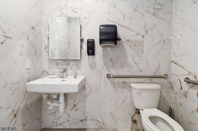 302 Fischer Ct 302, Rockaway Twp., NJ 07866