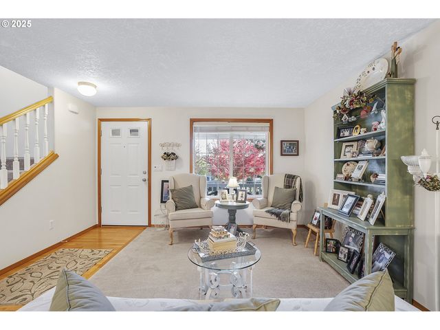 361 Sw Howard Dr, Mc Minnville, OR 97128