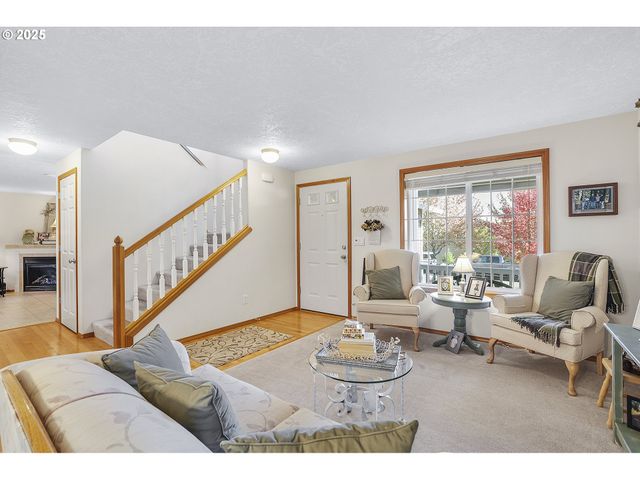 361 Sw Howard Dr, Mc Minnville, OR 97128