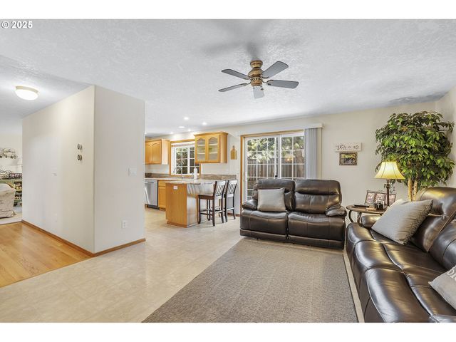 361 Sw Howard Dr, Mc Minnville, OR 97128