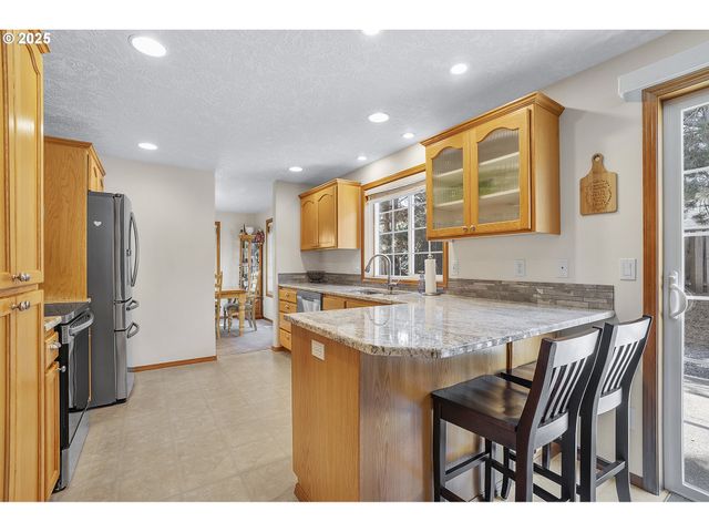 361 Sw Howard Dr, Mc Minnville, OR 97128