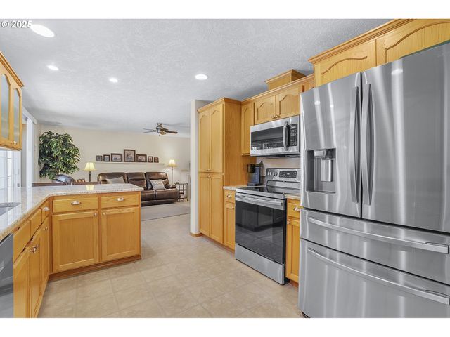 361 Sw Howard Dr, Mc Minnville, OR 97128