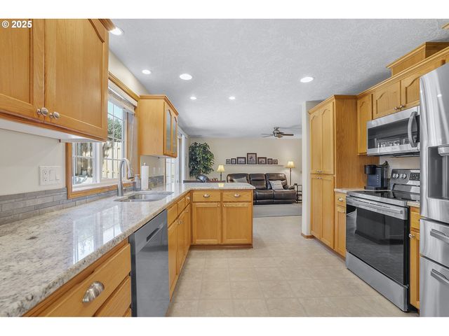 361 Sw Howard Dr, Mc Minnville, OR 97128