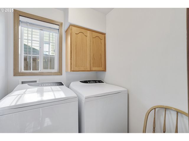 361 Sw Howard Dr, Mc Minnville, OR 97128