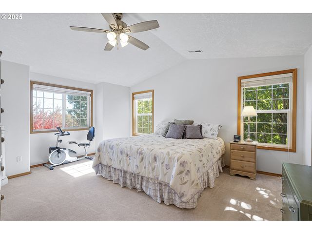 361 Sw Howard Dr, Mc Minnville, OR 97128