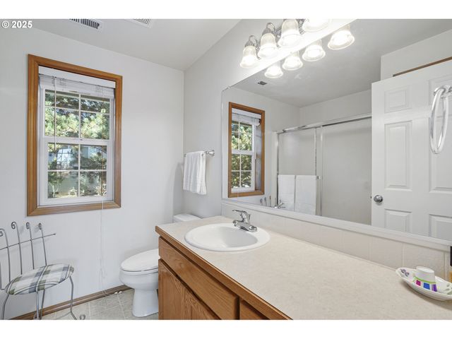 361 Sw Howard Dr, Mc Minnville, OR 97128