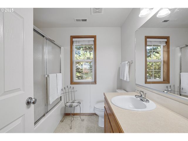 361 Sw Howard Dr, Mc Minnville, OR 97128