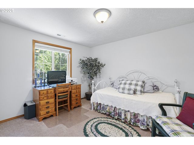 361 Sw Howard Dr, Mc Minnville, OR 97128