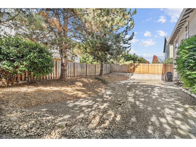 361 Sw Howard Dr, Mc Minnville, OR 97128