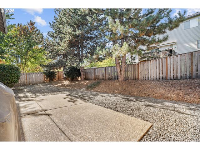 361 Sw Howard Dr, Mc Minnville, OR 97128