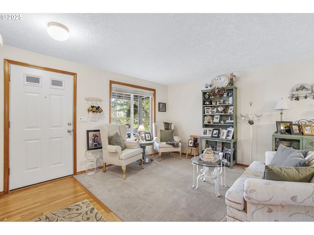 361 Sw Howard Dr, Mc Minnville, OR 97128