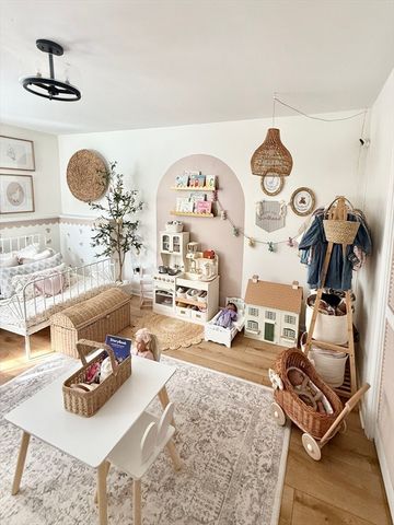 177 Heritage Dr 177, Northbridge, MA 01588