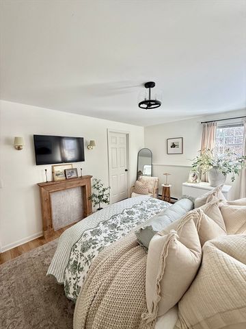 177 Heritage Dr 177, Northbridge, MA 01588