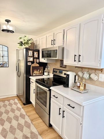 177 Heritage Dr 177, Northbridge, MA 01588