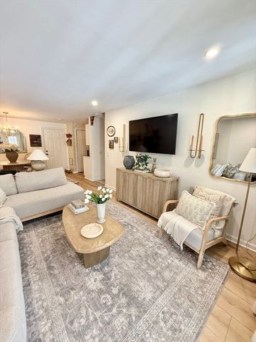 177 Heritage Dr 177, Northbridge, MA 01588