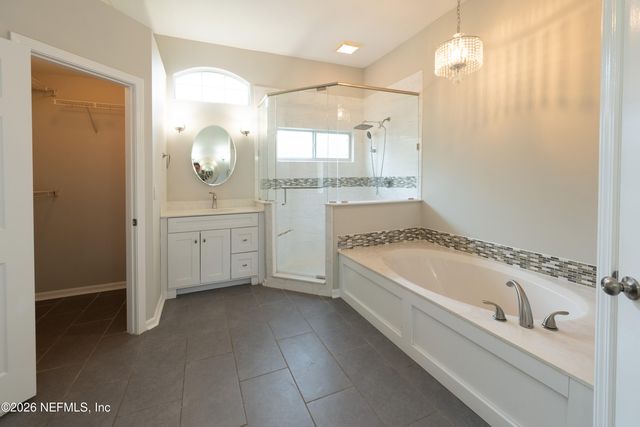1673 TALL TREE Drive E, Jacksonville, FL 32246