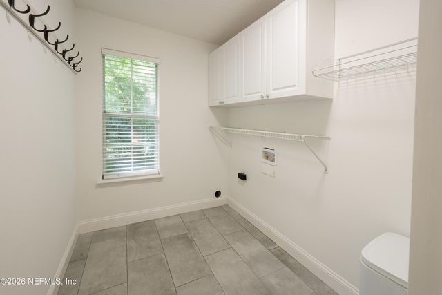1673 TALL TREE Drive E, Jacksonville, FL 32246