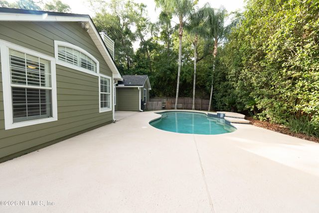 1673 TALL TREE Drive E, Jacksonville, FL 32246