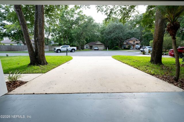 1673 TALL TREE Drive E, Jacksonville, FL 32246