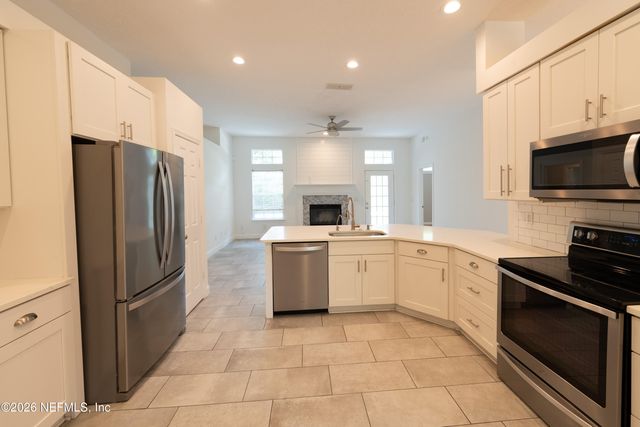 1673 TALL TREE Drive E, Jacksonville, FL 32246
