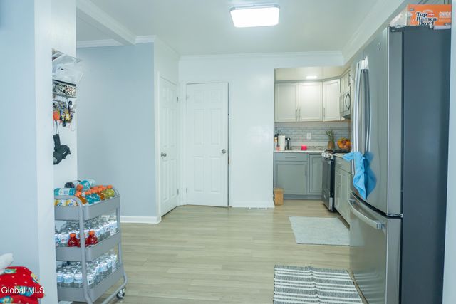 2 Bigelow Avenue, Schenectady, NY 12304