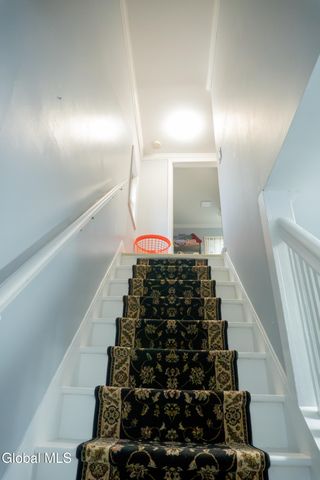 2 Bigelow Avenue, Schenectady, NY 12304