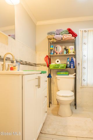 2 Bigelow Avenue, Schenectady, NY 12304