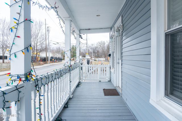 2 Bigelow Avenue, Schenectady, NY 12304