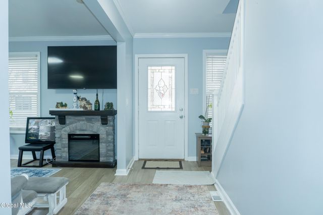 2 Bigelow Avenue, Schenectady, NY 12304