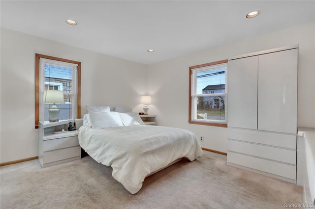 206 9th Street, Hicksville, NY 11801